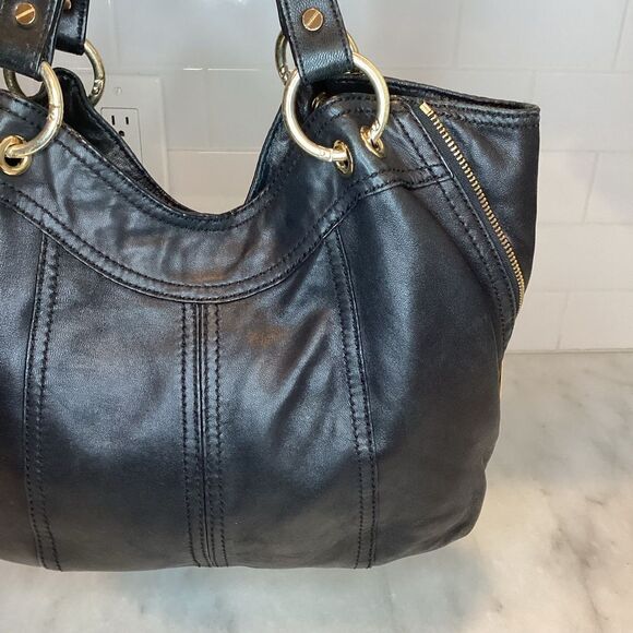 MICHAEL KORS MOXLEY BLACK SOFT LEATHER SHOULDER TOTE - Picture 7 of 16